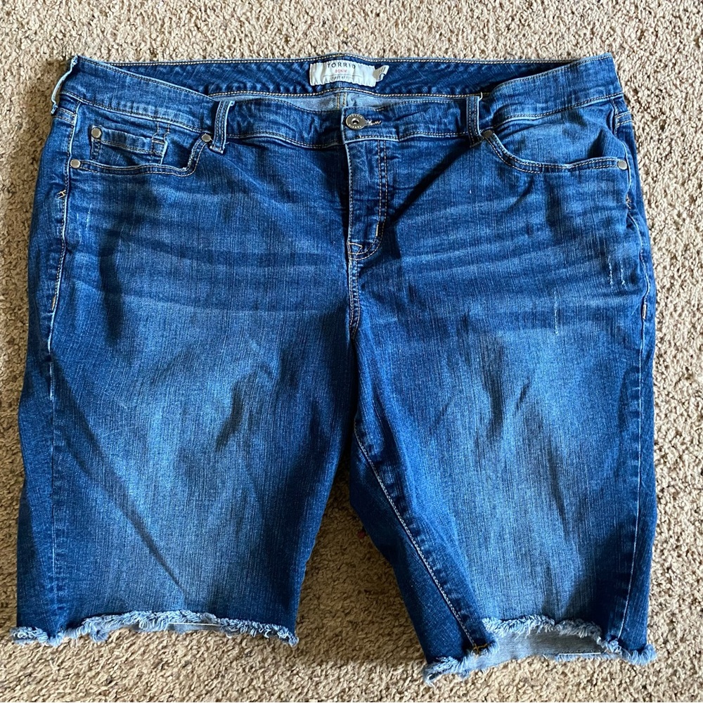 TORRID Bermuda Shorts - Size 22